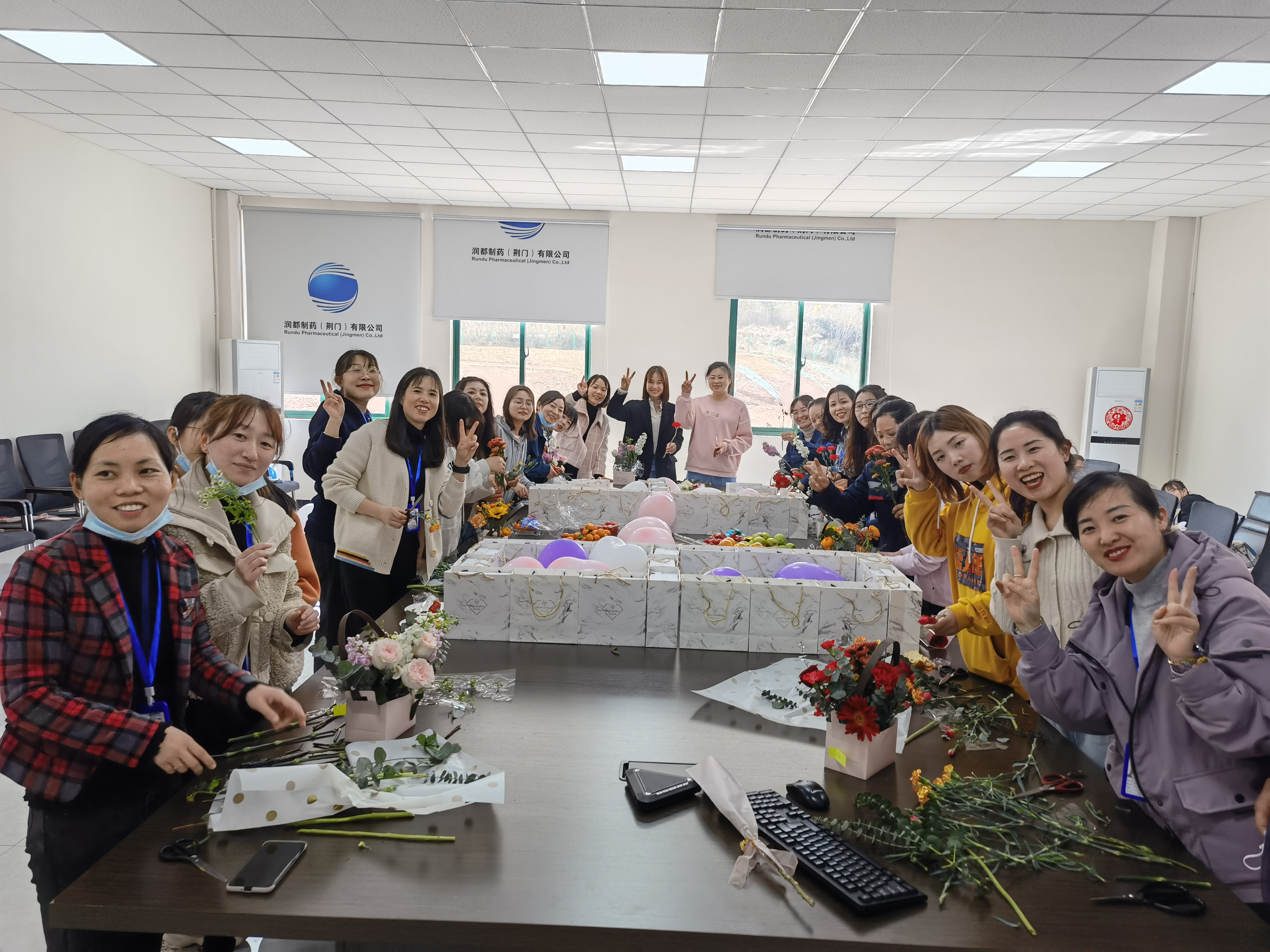 巧手插花，魅力女神